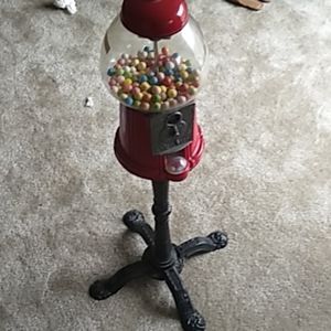 Gumball machine